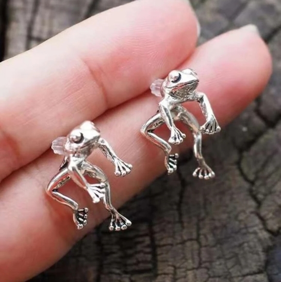 *Melora* Frog Earrings - Picture 2 of 2